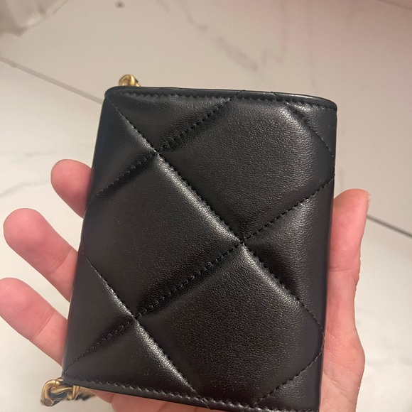 Chanel 19 . Mini flap wallet on chain. - Picture 4 of 15